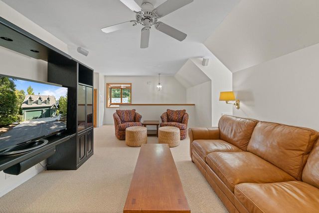 765 Brickley COURT, Fontana, WI 53125