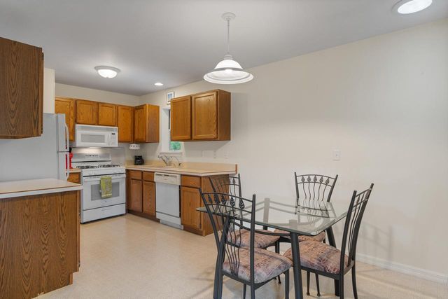 765 Brickley COURT, Fontana, WI 53125