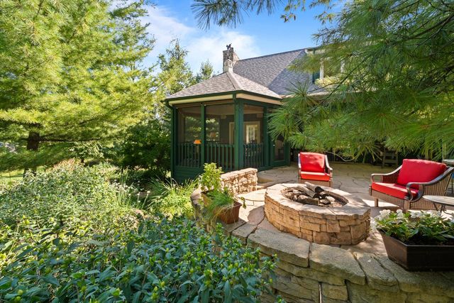 765 Brickley COURT, Fontana, WI 53125