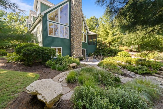 765 Brickley COURT, Fontana, WI 53125