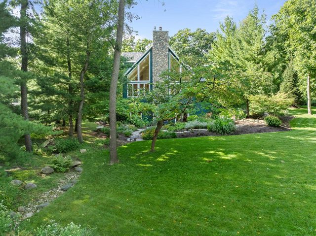 765 Brickley COURT, Fontana, WI 53125
