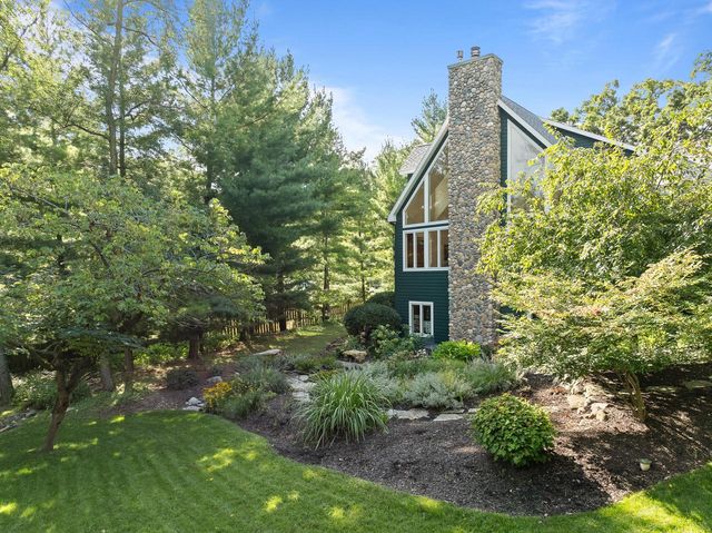 765 Brickley COURT, Fontana, WI 53125
