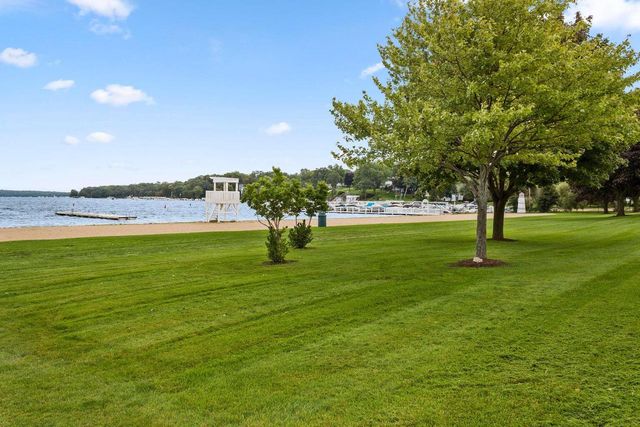 765 Brickley COURT, Fontana, WI 53125