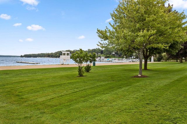 765 Brickley COURT, Fontana, WI 53125