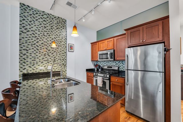 2025 S Indiana Avenue 209, Chicago, IL 60616