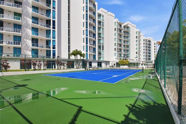 3029 NE 188th St 904, Aventura, FL 33180