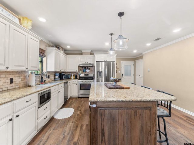 701 N Montgomery St, Gilmer, TX 75644