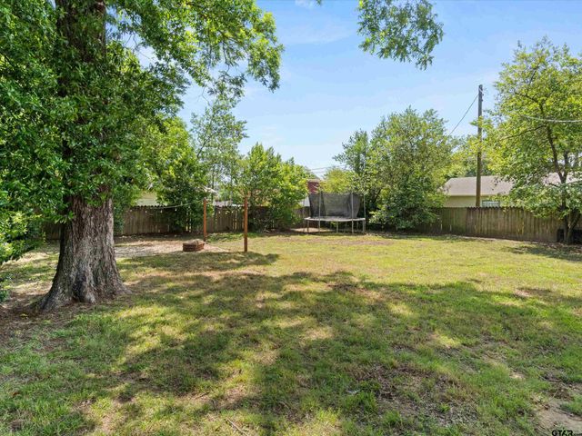 701 N Montgomery St, Gilmer, TX 75644