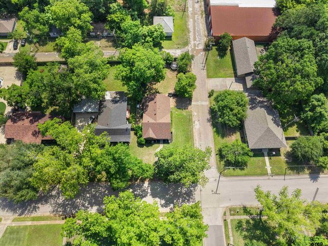 701 N Montgomery St, Gilmer, TX 75644