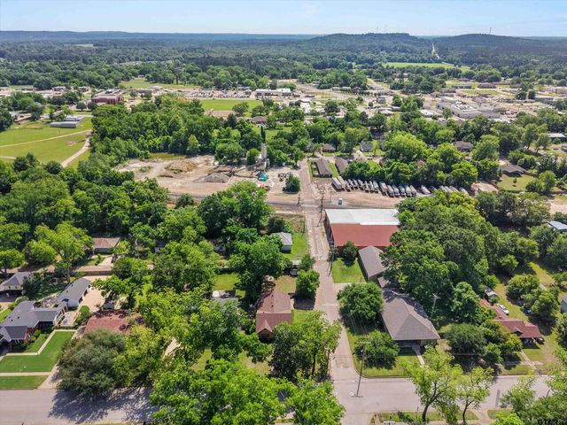 701 N Montgomery St, Gilmer, TX 75644