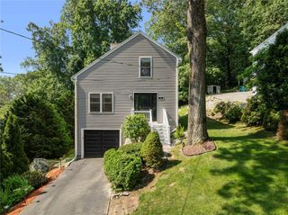 24 Smith Street, Lincoln, RI 02865