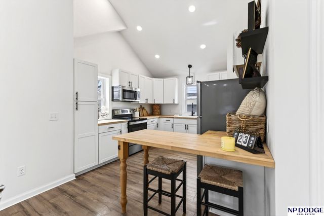 202 Hollostone Drive, Blair, NE 68008