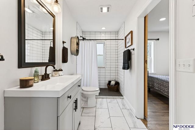 202 Hollostone Drive, Blair, NE 68008