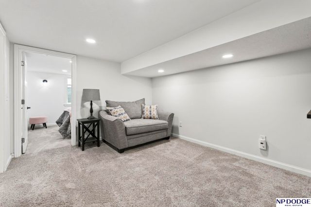 202 Hollostone Drive, Blair, NE 68008