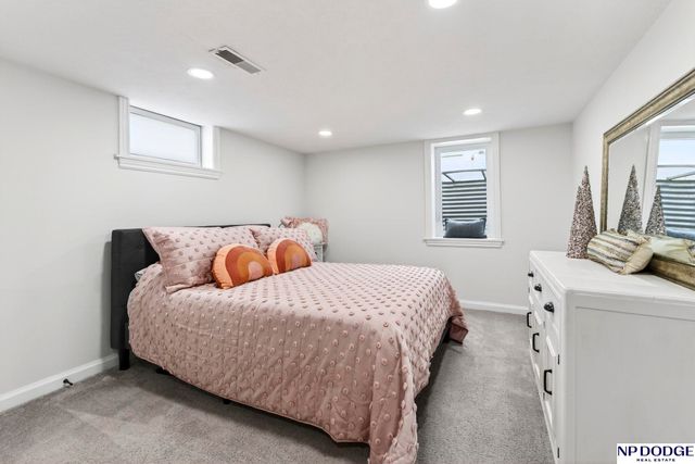 202 Hollostone Drive, Blair, NE 68008