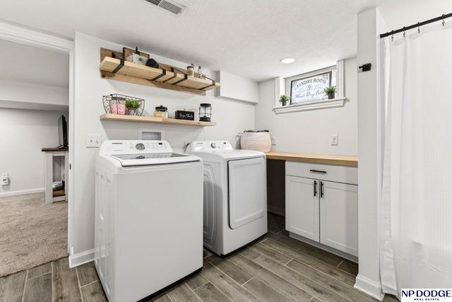 202 Hollostone Drive, Blair, NE 68008