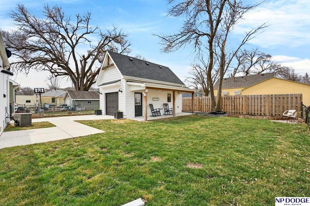 202 Hollostone Drive, Blair, NE 68008