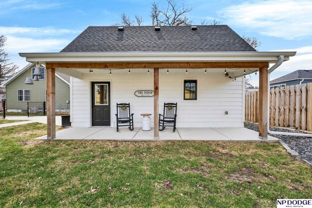 202 Hollostone Drive, Blair, NE 68008