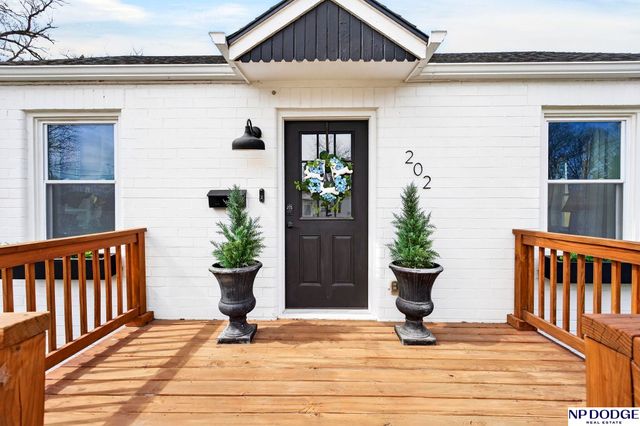 202 Hollostone Drive, Blair, NE 68008