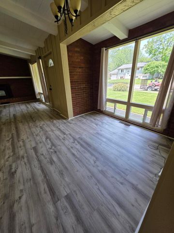 202 Randle Street, Valparaiso, IN 46383