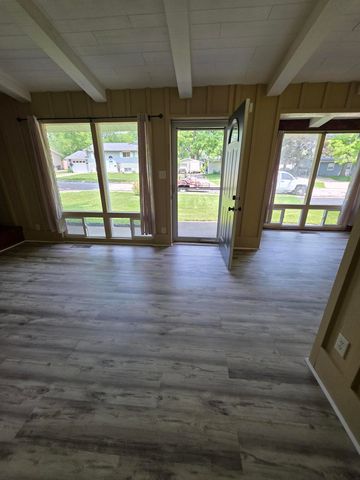 202 Randle Street, Valparaiso, IN 46383