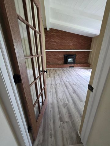 202 Randle Street, Valparaiso, IN 46383