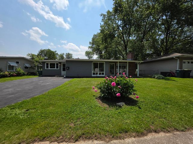 202 Randle Street, Valparaiso, IN 46383