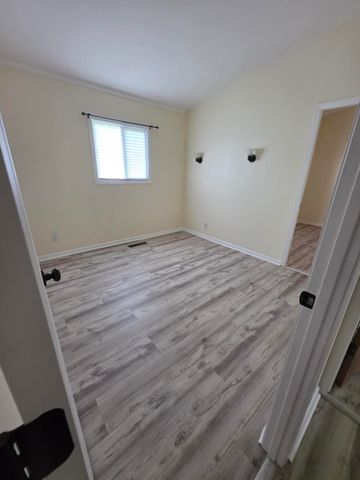 202 Randle Street, Valparaiso, IN 46383