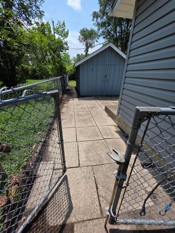 202 Randle Street, Valparaiso, IN 46383