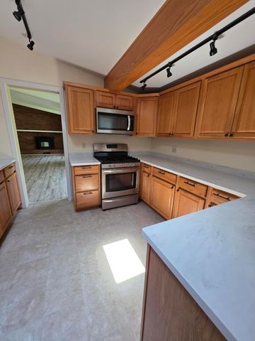202 Randle Street, Valparaiso, IN 46383