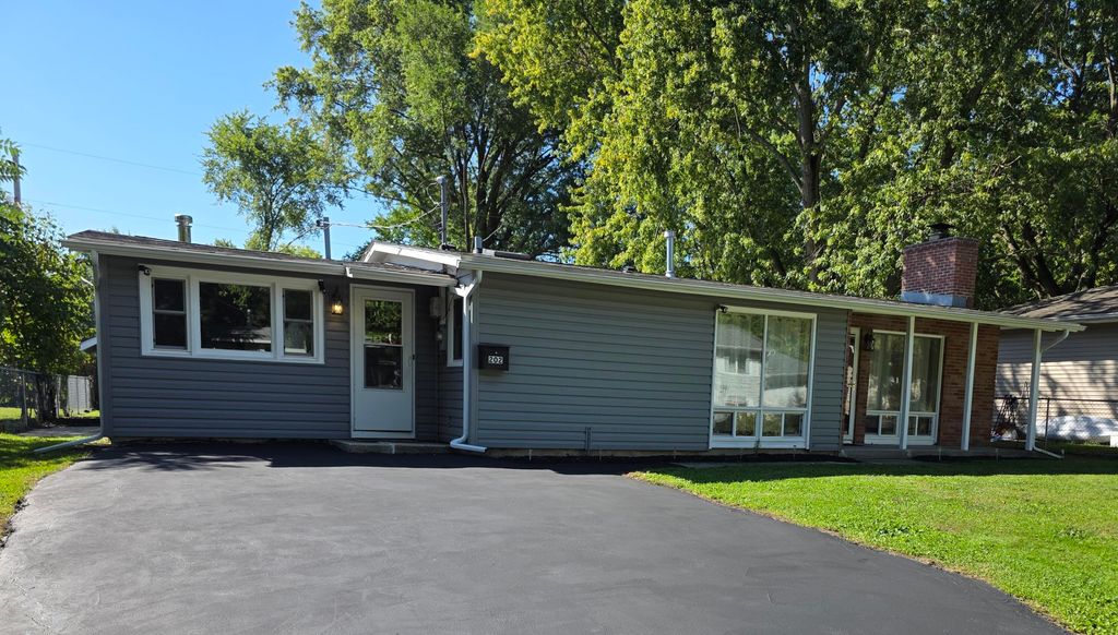 202 Randle Street, Valparaiso, IN 46383