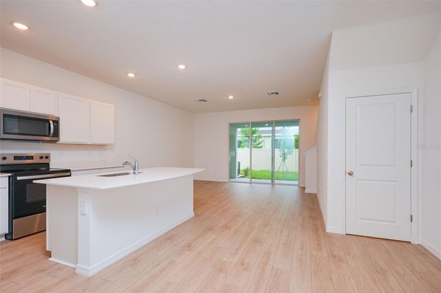 11194 TREASURE SWALE WAY, Land O Lakes, FL 34638