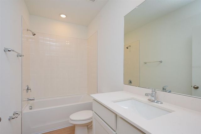 11194 TREASURE SWALE WAY, Land O Lakes, FL 34638