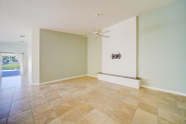 8199 Saint Johns Court, Wellington, FL 33414
