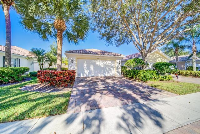 8199 Saint Johns Court, Wellington, FL 33414
