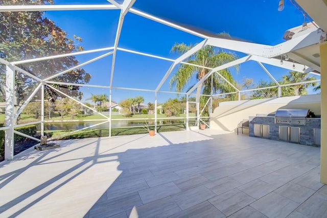 8199 Saint Johns Court, Wellington, FL 33414