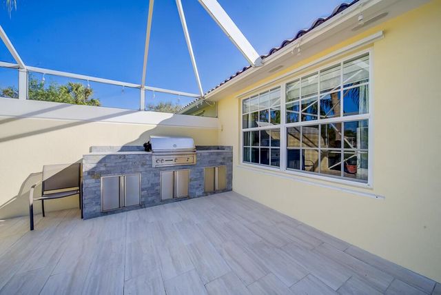 8199 Saint Johns Court, Wellington, FL 33414