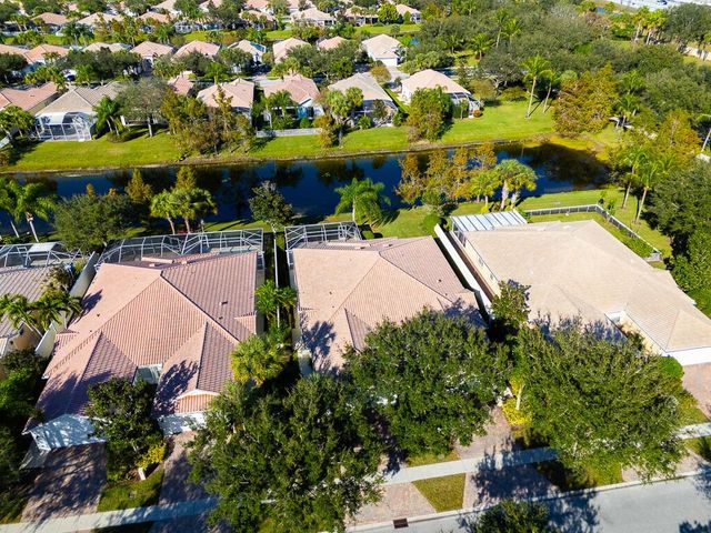 8199 Saint Johns Court, Wellington, FL 33414