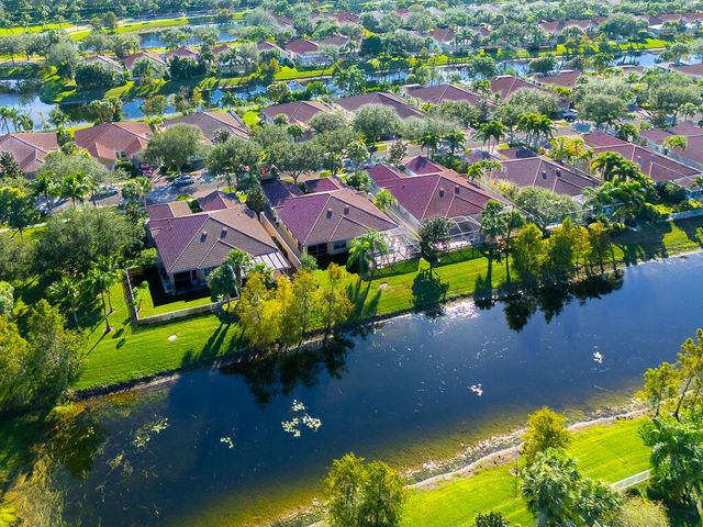 8199 Saint Johns Court, Wellington, FL 33414