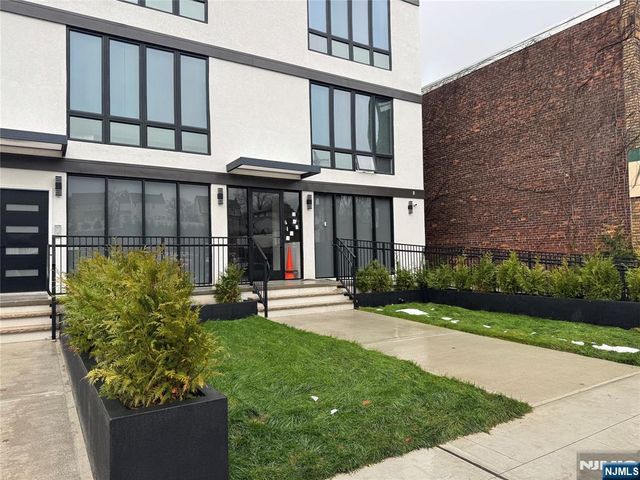 330 Washington Avenue 2R, Belleville, NJ 07109