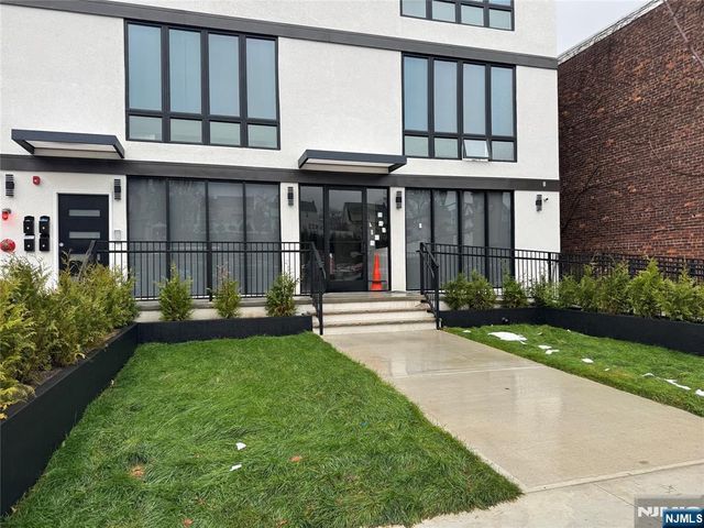 330 Washington Avenue 2R, Belleville, NJ 07109