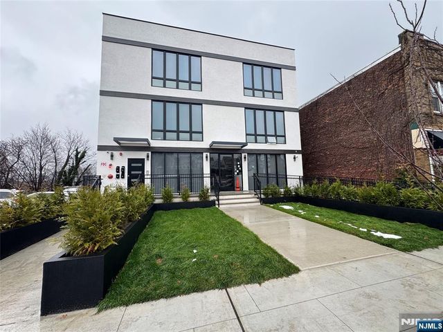 330 Washington Avenue 2R, Belleville, NJ 07109