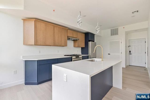 330 Washington Avenue 2R, Belleville, NJ 07109