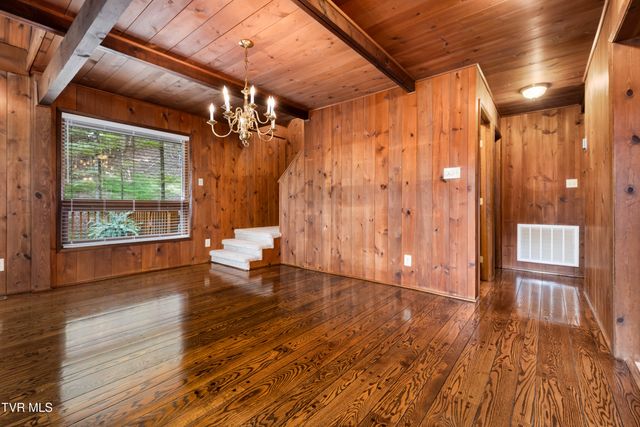 3616 Cimarron Drive, Johnson City, TN 37601