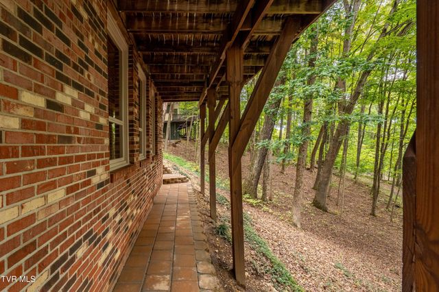 3616 Cimarron Drive, Johnson City, TN 37601