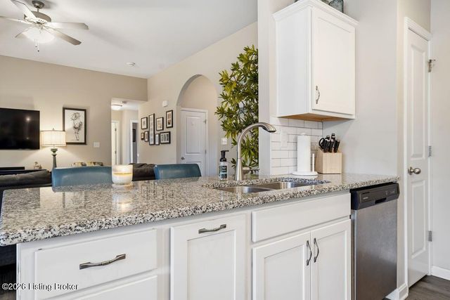 4209 Pleasant Glen Dr, Louisville, KY 40299