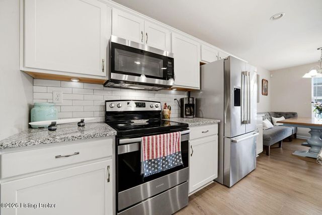 4209 Pleasant Glen Dr, Louisville, KY 40299