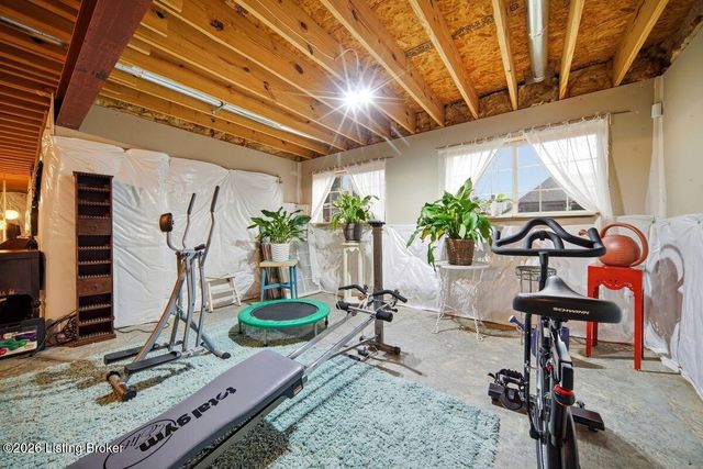 4209 Pleasant Glen Dr, Louisville, KY 40299