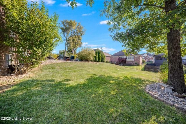 4209 Pleasant Glen Dr, Louisville, KY 40299