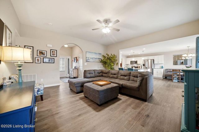 4209 Pleasant Glen Dr, Louisville, KY 40299